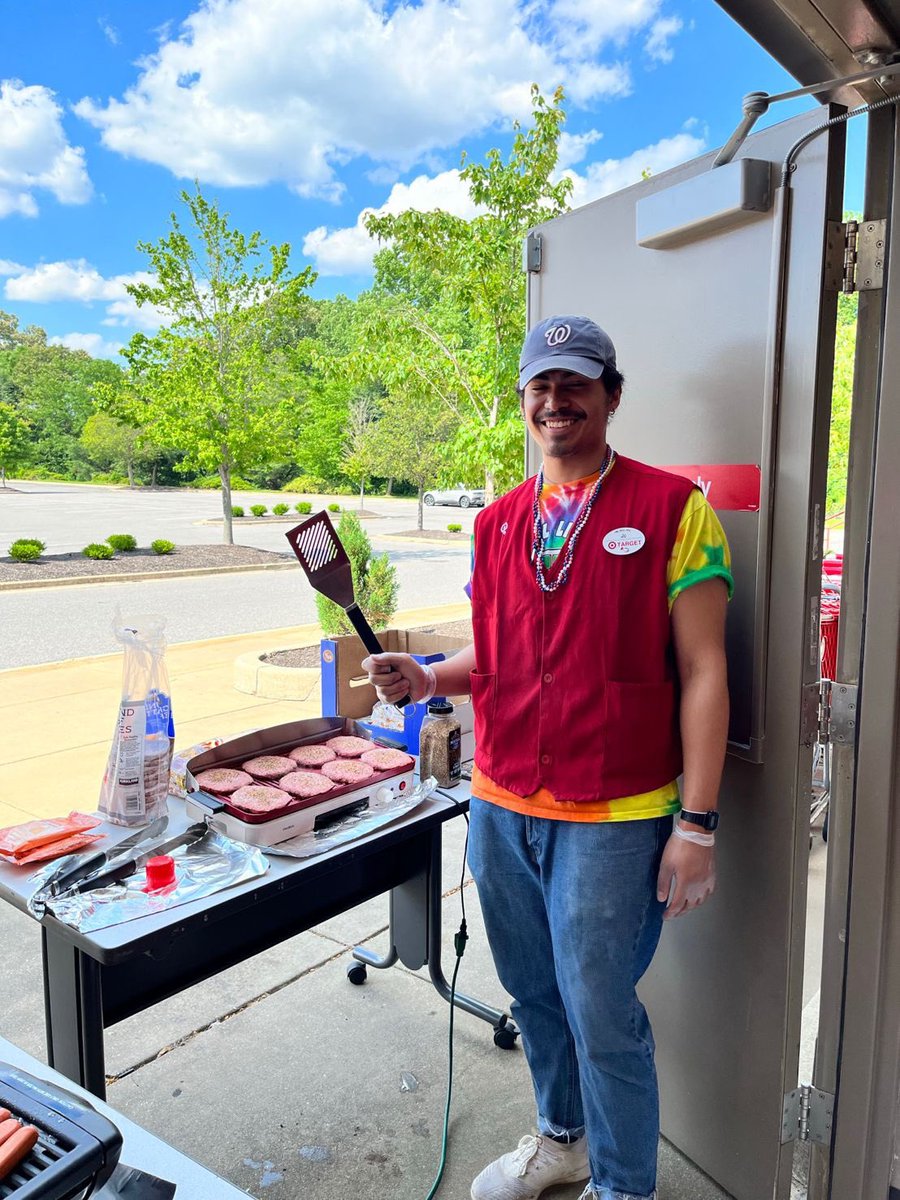 Hosted my first cookout as ETL HR to honor Memorial Day! Super proud to connect with the team and bring joy to their everyday life too! Oh and I’m back Twitter 🫣 #worksomewhereyoulove #t1003