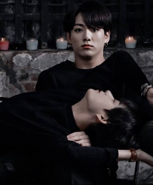 Jjk0131V's tweet photo. [ Taekook AU ]

                 F. R. I. E. D. S.

Taehyung, Jungkook, Jimin, Hoseok, Yoongi, Seokjin &amp; Namjoon telah menjalin persahabatan sejak 12 tahun lalu. Namun sesuatu yang besar telah terjadi diantara Taehyung dan Jungkook. Apakah persahabatan mereka akan tetap bertahan? https://t.co/kzXpdJsdvl