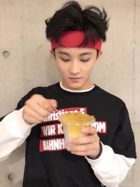 girIsformark's tweet photo. GUYS ☹️ https://t.co/iC36q3qO3q