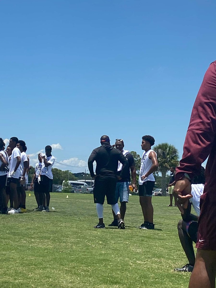 Coach_JMoody's tweet photo. 📍HBCU Megacamp
🏈: @Jblack4_0 
🎒: @MHfootball247
⏱: 4.49🏃🏿‍♂️💨
🏫: @EdwardWatersFB @EWU_Athletics @Toriano81 
Major Thank You💯 #Offered https://t.co/IQ7vQFUjUe
