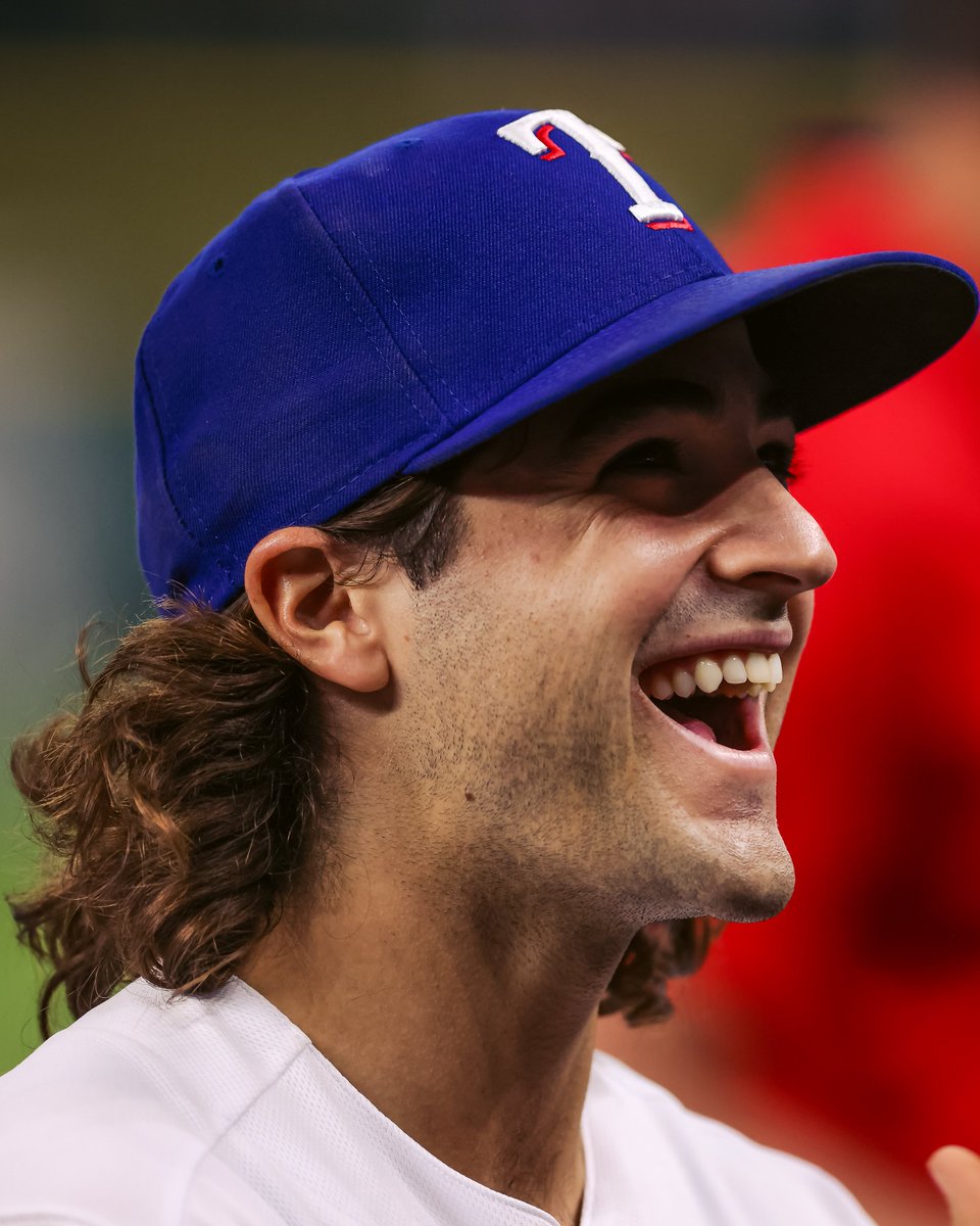 3-hits in his big league debut! 😁