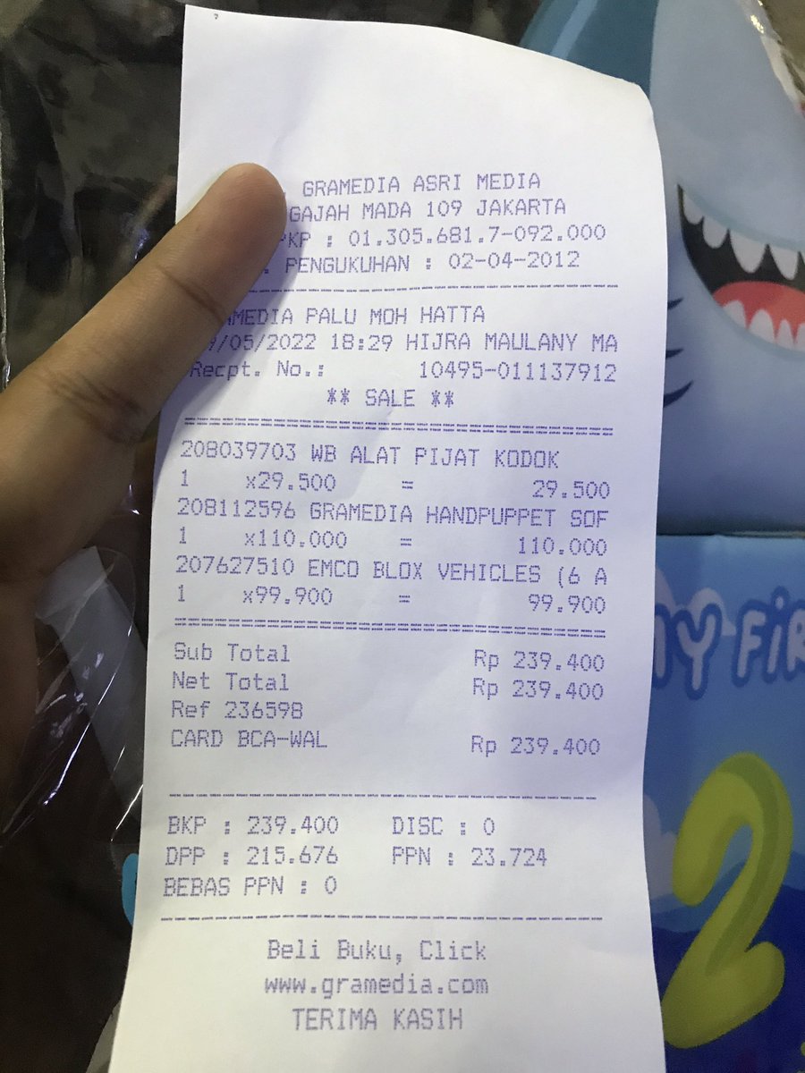 ummuaimans's tweet photo. Haloo @gramedia , kok bisa gini ya? Harga di tagline nya beda saat pembayaran😔😔 https://t.co/GhYURGcSou