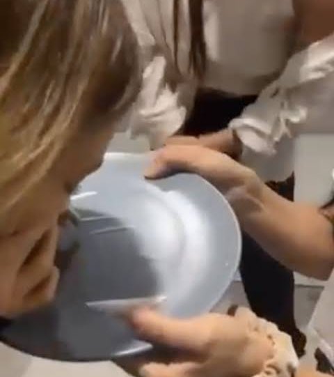 toiletpaperaus1's tweet image. Footy WAGS: “Crime in the bayside is out of control”

Also footy WAGS: