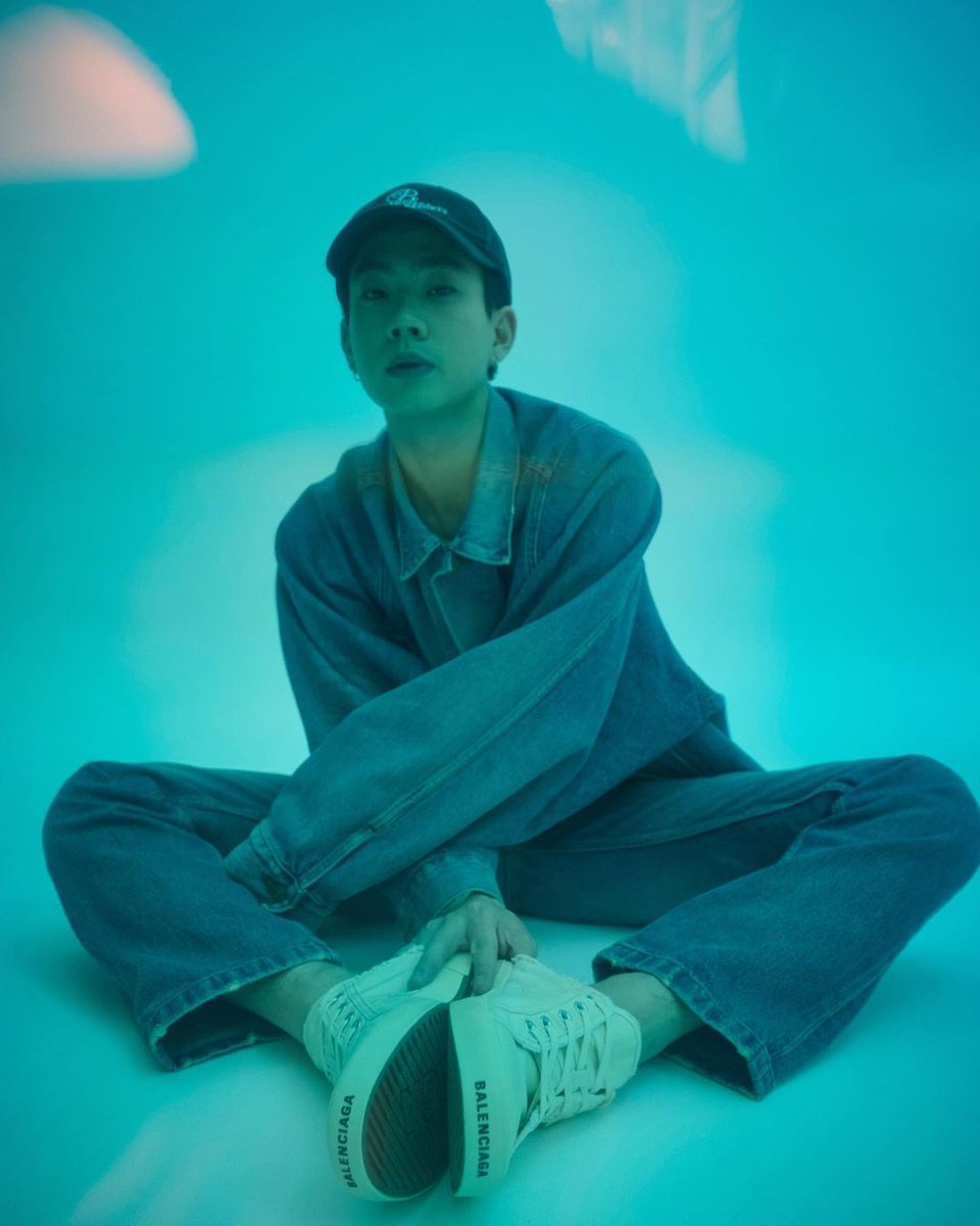 jumpolx's tweet photo. IG : tumcial  🅱️ #Balenciaga #Paris https://t.co/pCcnlKMqlo