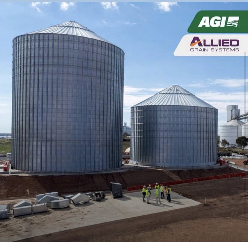 AlliedGrain's tweet photo. Look at the progression of the silo's at @TPortsAus #Wallaroo, SA site! 🛠️
The team are having a quick toolbox meeting, making sure everything is on-track! 🧰👷
#Tports #SouthAustralia #Harvest22 #AlliedGrainSystems #GrainStorageSolutions #GrainHandlingSolutions #AGI https://t.co/a5YxGH5SnE