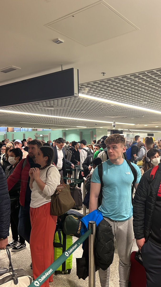 EricRoberts100's tweet photo. Went through security in dublin airport in 34 seconds!!!! Not too bad considering queues https://t.co/AcoNxVUzAV