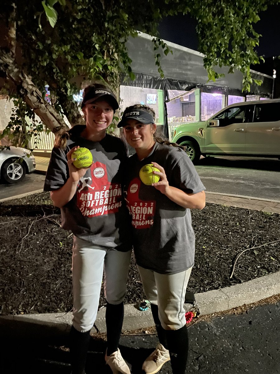 SWSoftball's tweet photo. 🏆4th Region CHAMPIONS 🏆

SPARTANS battle to get the 8-5 WIN in 10 innings against a tough Greenwood team! @MetcalfeSelynna @katie_15walker with 💣 💣‼️

CONGRATS to the All Tournament Team @courtneyn2027 @McLaineHudson1 @PitcockCaroline @CarrieEnlow1 &amp; your MVP @MetcalfeSelynna https://t.co/cP3G9eEicL