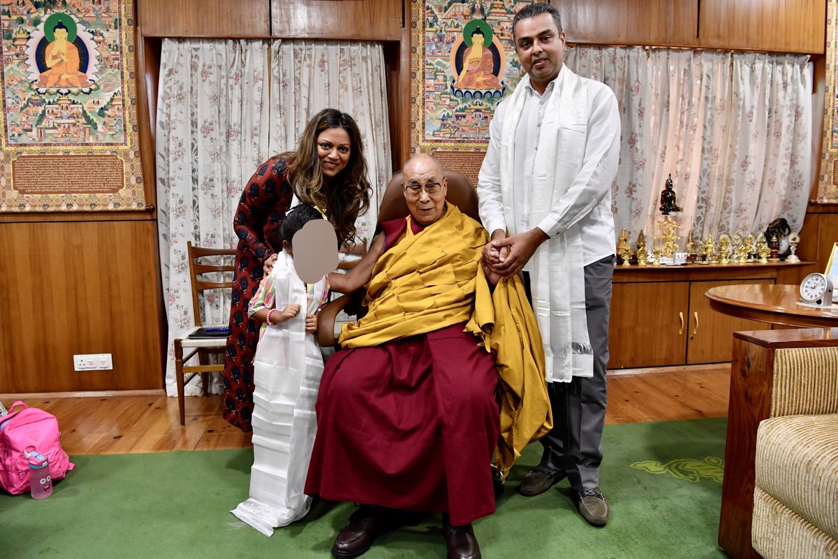 milinddeora's tweet photo. When Dharamshala calls…

I feel blessed &amp; fortunate having spent an extraordinary weekend with the 14th @DalaiLama in Himachal Pradesh.

May His Holiness live a long &amp; healthy life &amp; continue to elevate consciousness, compassion &amp; bliss 😇🙏🏼 https://t.co/fqiV6pDSTs