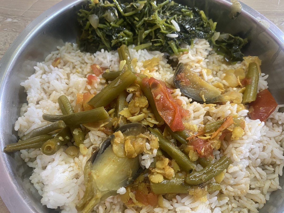 CyanideGuppi's tweet photo. காலை உணவு 😍 #breakfast #HealthyStuff #TPJFoodAndTouristGuppi 😁 https://t.co/6i4lzttKPG