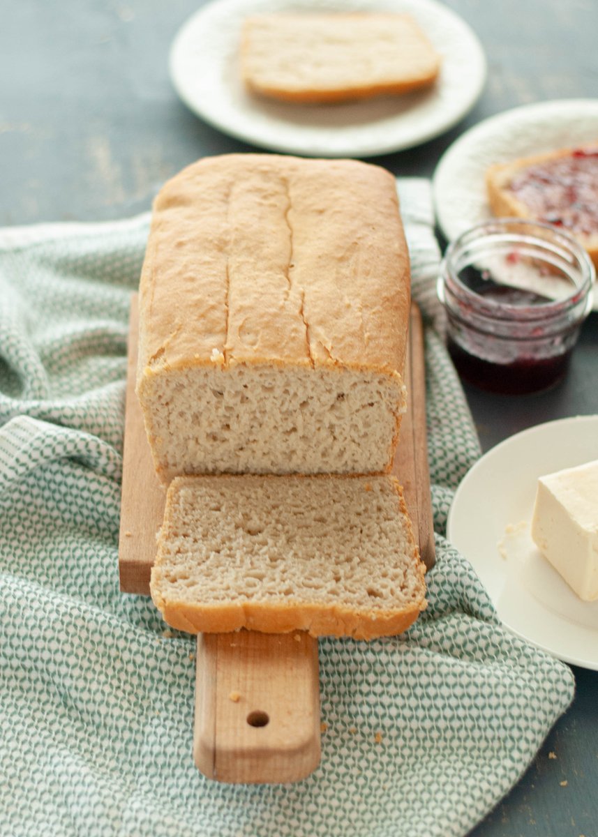 Homemade bread that's soft, bendable and....GLUTEN FREE VEGAN! allergyawesomeness.com/homemade-glute… #glutenfreevegan #veganglutenfree #homemadebread #allergyfriendly