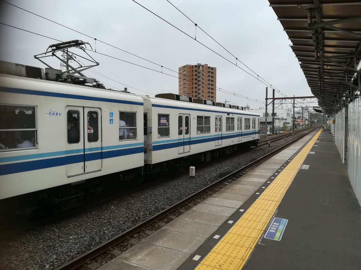 USK_219's tweet photo. @mmc__mh__ 春日部～岩槻だとまた話が変わるかもしれませんね
見えにくいですが以前七里で朝8時頃撮影した野田線の様子貼っておきます(2021年以降に撮影)
5、6号車も結構乗ってるように見えるんですよね https://t.co/I6leRGjrdD