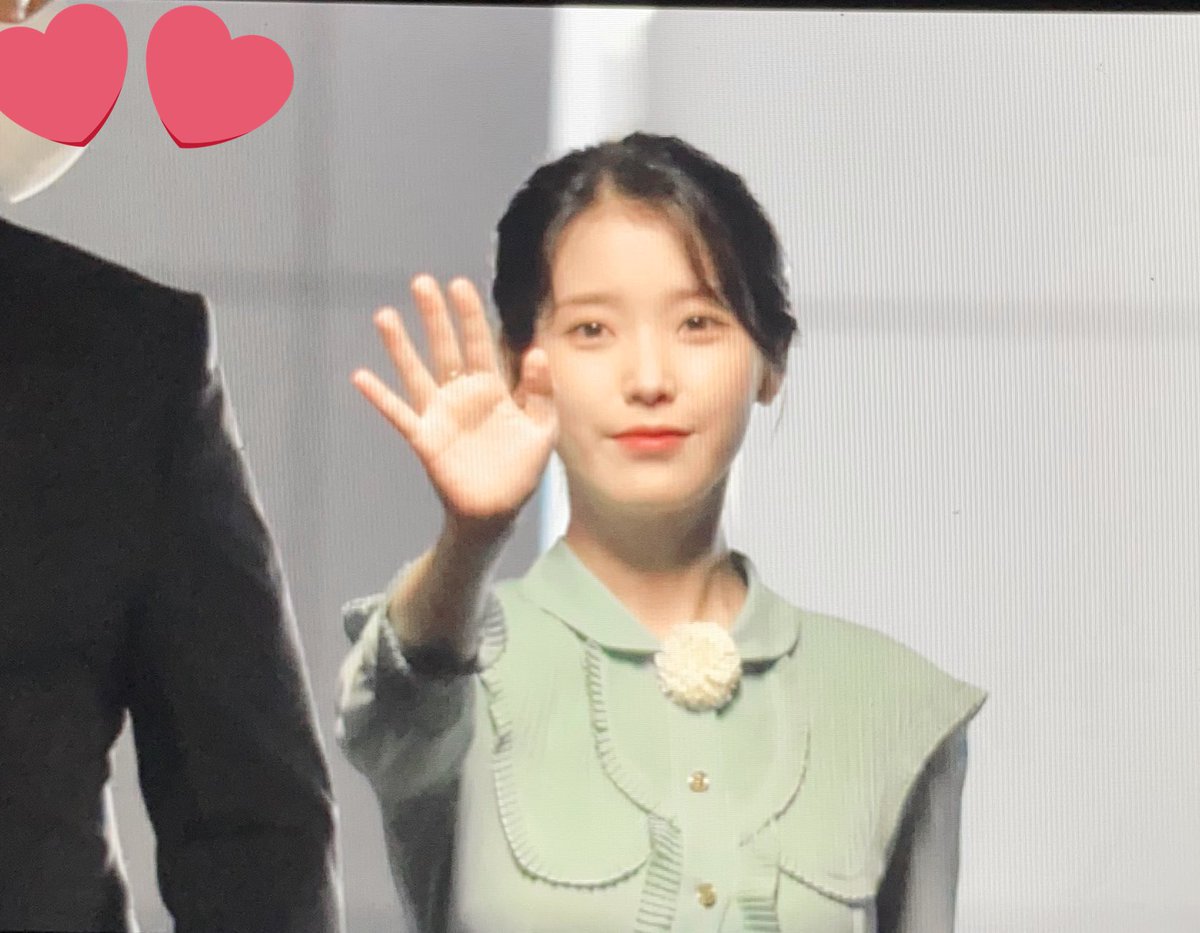 IUAENASFAM's tweet photo. Lee Ji Eun arriving at the Press Premiere / Preview for #Broker. It is being held at the CGV Yongsan I'Park Mall. 

#LeeJiEun @_IUofficial https://t.co/H9SfmPa8et