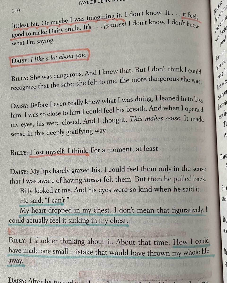 ladyofnorta's tweet photo. 📖: daisy jones &amp; the six https://t.co/h6dc38i6TW