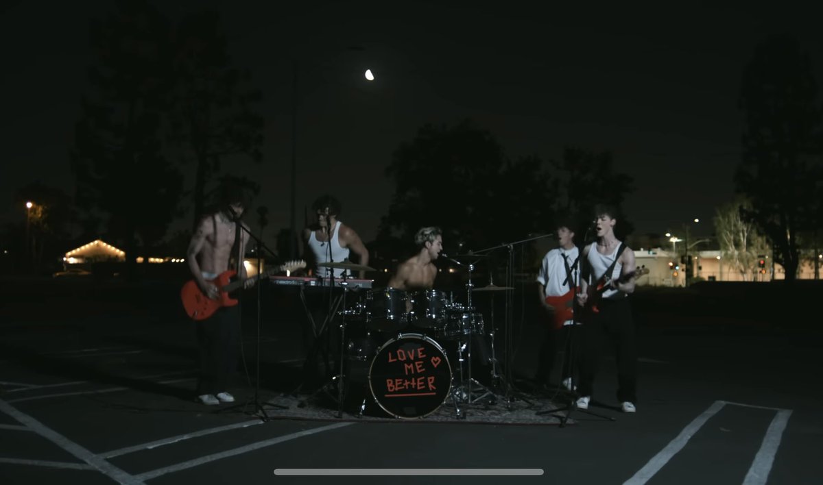 lMAGINEHERRON's tweet photo. why don’t we performed how do you love somebody in a parking lot, a gas station, a backyard, and a garage

next up: on tour
#HDYLSoutnow https://t.co/ErxIBfvgTn
