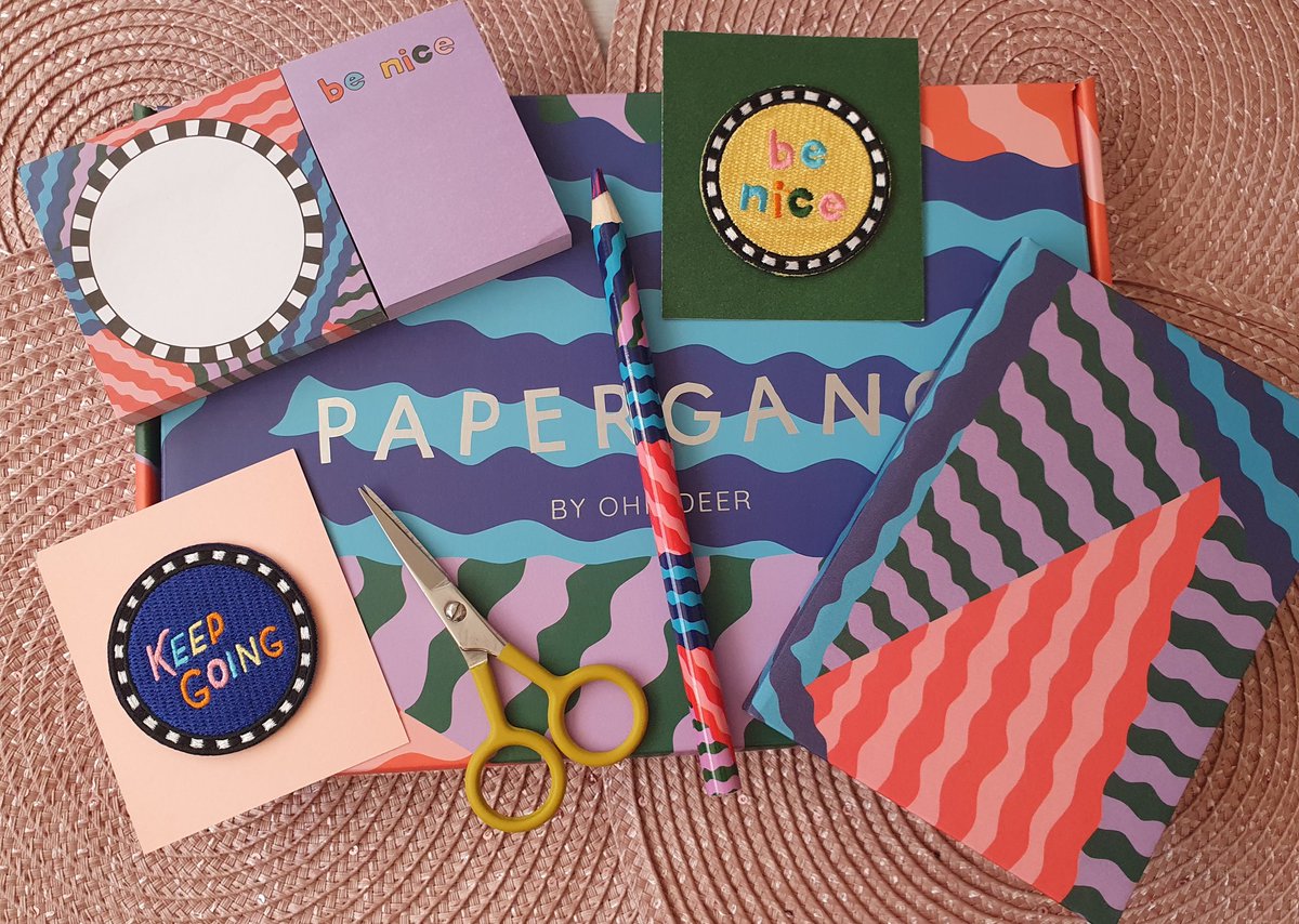 stationeryaunt's tweet photo. Box Number 3 from @ohhdeer.
Lovely vibrant colours!! 💙🧡💙🧡
Contents includes: scissors, funky colouring pencil, notebook, sticky notes (double) and stick on badges.
.
.
#notebooks #bringbackpaper #ilovestationery #lovestationery #pens #pencils #stickynotes #stationery #ohdeer https://t.co/XkXpdVRrTW