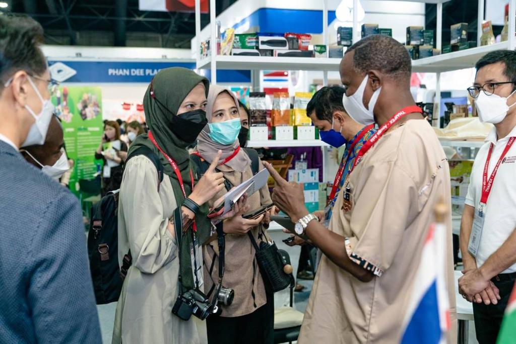 KenyainBangkok's tweet photo. Another product that is being developed in Thailand for commercial purposes is tamarind tea. The Embassy and the Thai Coffee Association agreed to organize a “Coffee &amp;Tea Safari” to Kenya to meet coffee and tea farmers at the farm level to witness coffee and purple tea production https://t.co/sxE0uTatIJ