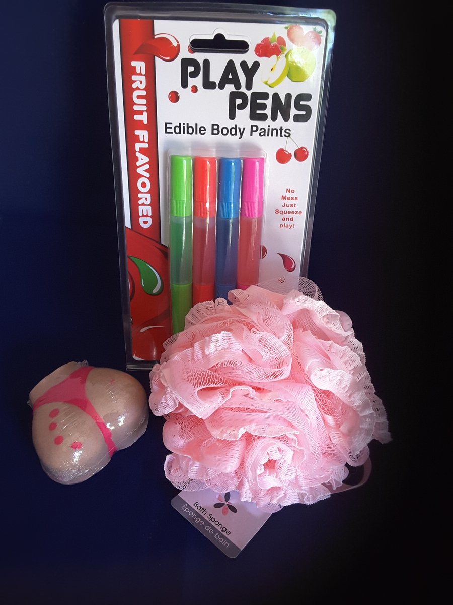 IntimatePlayBox's tweet image. What's a great gift for Father's Day? How about Handcuffs?  Or Edible body paint, a luxurious soft sponge and a Buttay Bath Bomb? Now that is a Great Father's Day gift!!