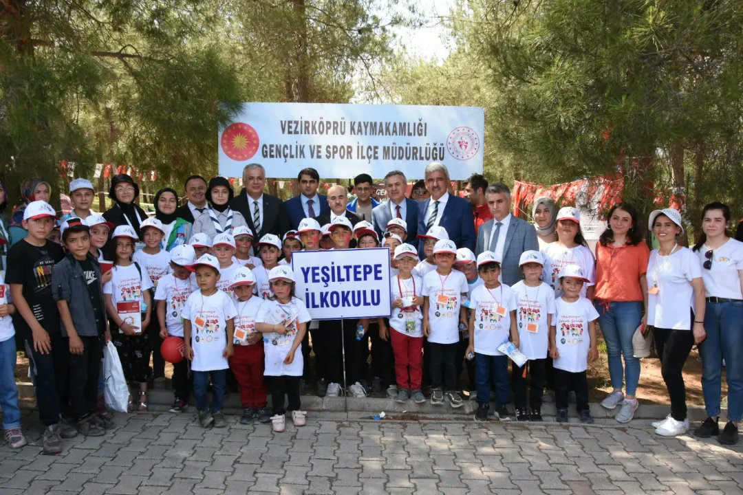mehmetuyargsim's tweet photo. Vezirköprü'de 43 Birleştirilmiş sınıf(1234 tek öğretmen)öğrencilerinin katıldığı"Vezirsuyu Çocuk  Şenliği"gerçekleştirildi.

Çocuklarımızın yüzünün gülümsemesine destek olan tüm kurumlarımıza ve görevlilere  teşekkür ederiz.

@kasapoglu  @zulkifdagli @sevketcinbir @ikasapoglu55 https://t.co/0nsqhAhLRl