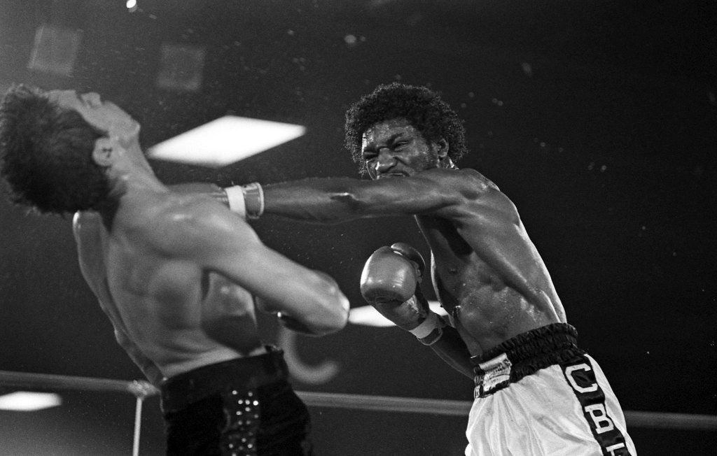 MatthewAguilar5's tweet image. 41 years ago May 30: Cornelius Boza-Edwards stops Bobby Chacon in 13, retains WBC 130lb title, Showboat LV. Final bell appears to ring for former featherweight champ, 29-year-old “Schoolboy,” who puts up heated battle before fading against younger, fresher champ.