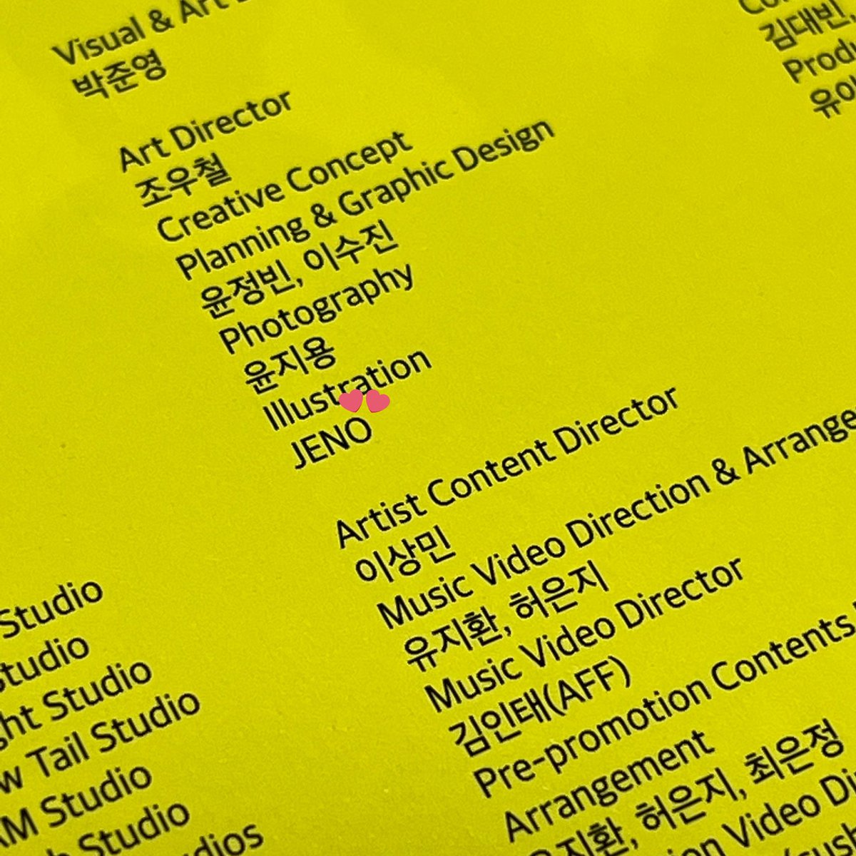 Digipack album Credit
illustration : Jeno

jeno keren patut diacungi jempol, kerja keras dia selama cb beneran sekeren dan terbayar semua, liat illustration JENO??? please side job buat jeno dimasa depan nanti, YA'ALL BUAT NAMA COKIBER KITA MAKIN BESAR SEKARANG!!!  (cont..)