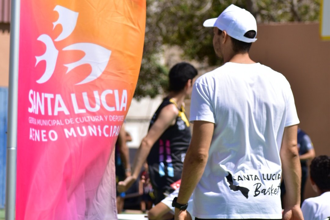 FCBaloncesto's tweet photo. 🅑🅐🅛🅞🅝🅒🅔🅢🅣🅞 🅢🅘🅝 🅛🅘🅜🅘🅣🅔🅢 🏀♾️ #BSL

📌 𝕊𝕒𝕟𝕥𝕒 𝕃𝕦𝕔𝕚́𝕒 - 𝔾𝕣𝕒𝕟 ℂ𝕒𝕟𝕒𝕣𝕚𝕒 

🙏🏻 Desde la #FCB queremos agradecer al CB Santa Lucía y a @santaluciagc por la gran acogida a #BaloncestoSinLímites en la III concentración del proyecto inclusivo ➡️ https://t.co/L7J0bdhuOb