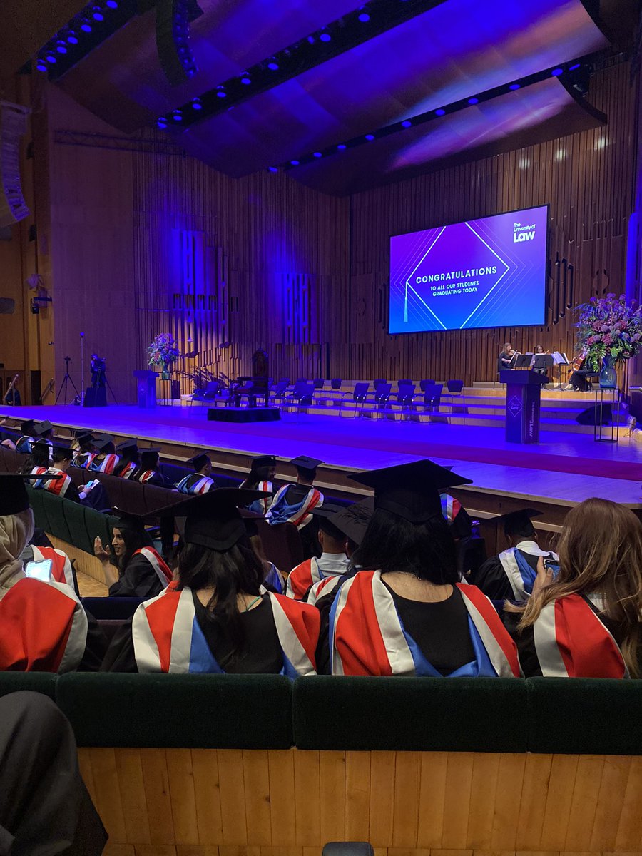 irreductible_Em's tweet photo. Itβs time π #ulaw #llmlpc #graduation2022 #classof2020 https://t.co/vfmAVK7IWm