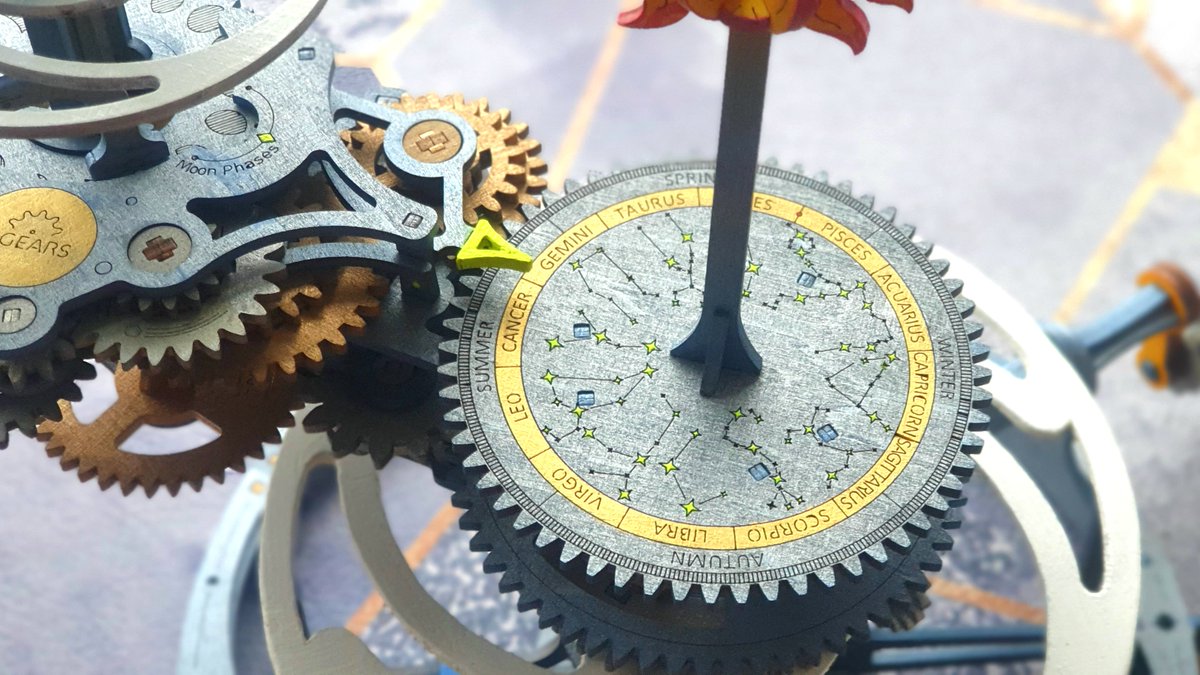 UGEARS_models's tweet image. A #Tellurion is a clever mechanism that depicts the movements of the sun, Earth, and moon. In this #Ugears model, one turn of the handle equals one rotation of the #Earth on its axis. Assemble the kit yourself and watch the days and years go by. Photo by Azai Lo.