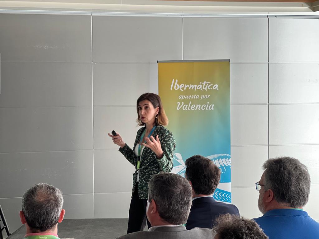 ibermaticagrupo's tweet photo. Cuando hablamos de #innovación, es inexcusable la presencia de Itziar Cuenca, nuestra Head of R&D. Como parte del Instituto Ibermática de Innovación, #i3B, comparte su inagotable conocimiento para seguir enriqueciendo la experiencia de quienes nos acompañan en InnoValencia! https://t.co/WvVqHm4uFG