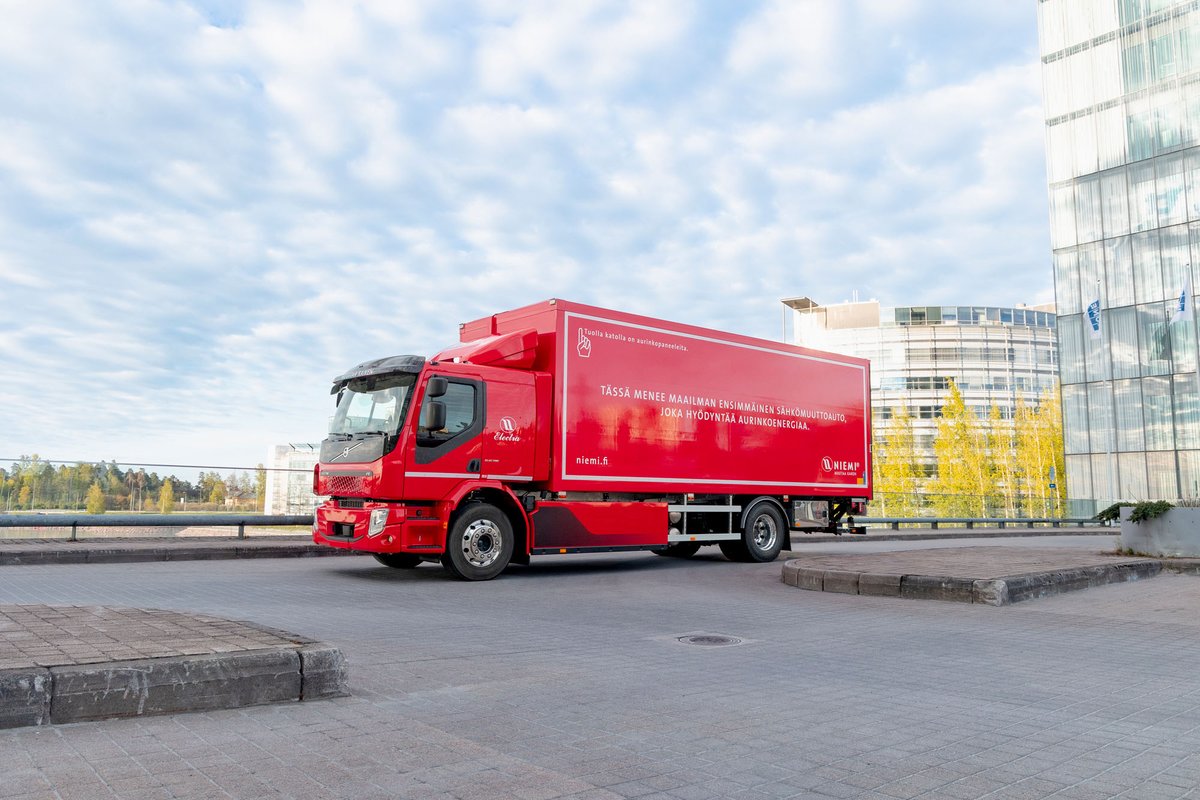Volvo Trucks tweet media