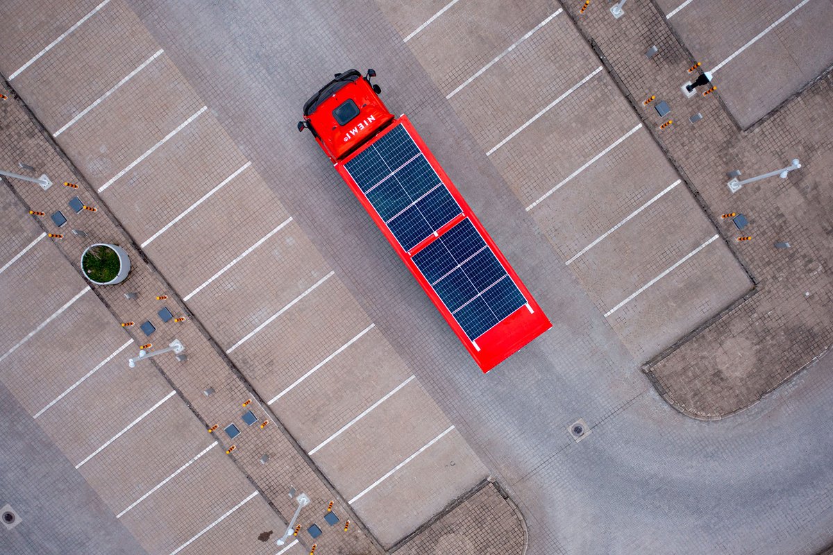 Volvo Trucks tweet media