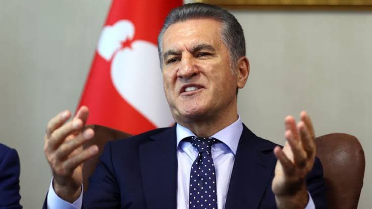 Mustafa Sarıgül’e büyük şok! Genel sekreter, genel başkan yardımcısı ve 11 il başkanı istifa etti: Mustafa Sarıgül’e iyi eğlenceler diliyoruz

👉 piranalar.com/mustafa-sarigu…