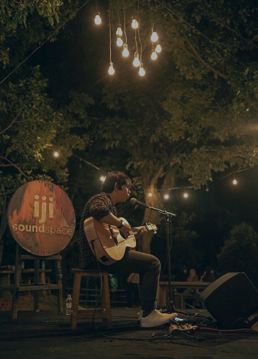 Heartwarming place in Bandung.

I had so much fun last Sunday, i’ve met some new people and told everyone about the album. What a great day.

📷 <a href="/BoyFamiTarigan/">Stalker Mania</a> 

29/05/22 • IJI Sociopetal Space, Bandung. #ParadeKamarTidur #IJIsoundspace