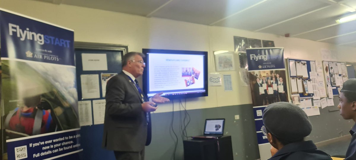 Oc 406 Sqn Willesden tweet media