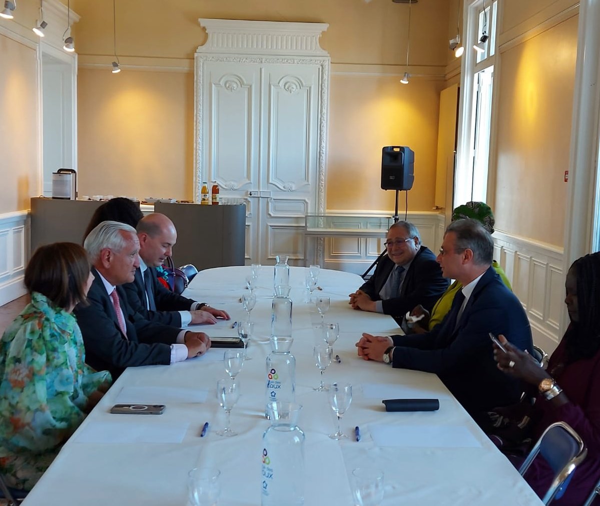 Groupe des Ambassadeurs Francophones de France (@gaffrance) on Twitter photo TrÚs bonne rencontre à <a href="/montpellier_/">Ville de Montpellier</a> du <a href="/GAFFrance/">Groupe des Ambassadeurs Francophones de France</a>. avec l'ancien Premier-ministre français <a href="/jpraffarin/">Jean-Pierre Raffarin</a>. Beaucoup d'idées échangées dans une discussion captivante avec un fin connaisseur du monde francophone. TrÚs bonne rencontre à <a href="/montpellier_/">Ville de Montpellier</a> du <a href="/GAFFrance/">Groupe des Ambassadeurs Francophones de France</a>. avec l'ancien Premier-ministre français <a href="/jpraffarin/">Jean-Pierre Raffarin</a>. Beaucoup d'idées échangées dans une discussion captivante avec un fin connaisseur du monde francophone.