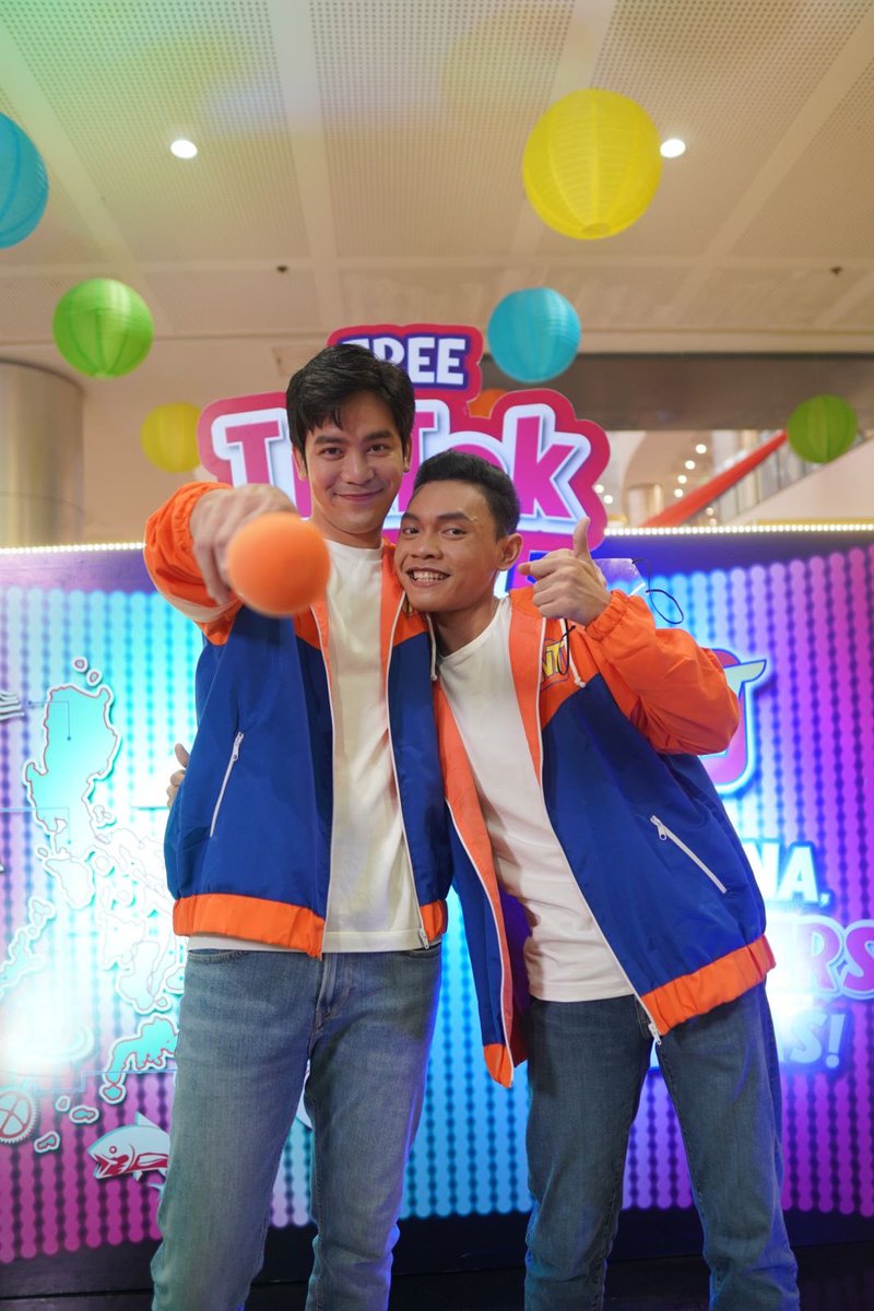 <a href="/esnyrrr/">Esnyr</a> with Joshua Garcia at the TNT Tiktok Ambush in SM San Mateo earlier! ✨
