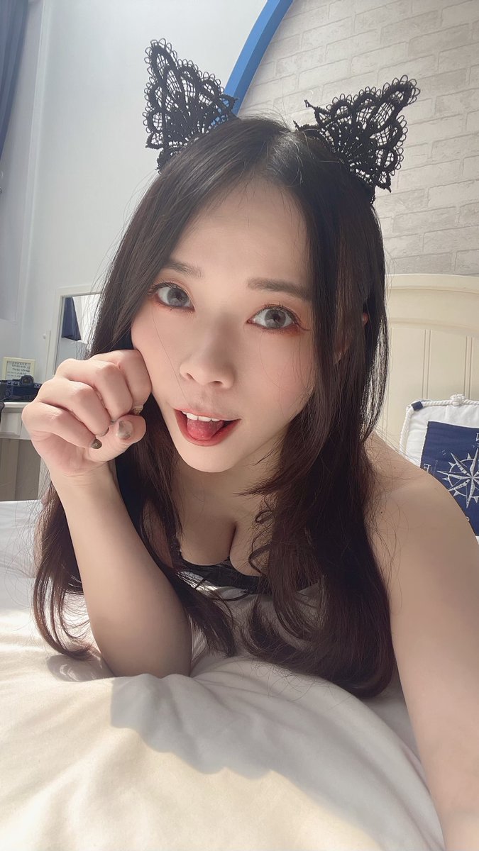 能每天抱抱自己喜歡的人就是一種幸福。
但是我喜歡的人好像迷路沒出現了

#有人要來抱抱嗎
#這麼可愛捨得我當單身喵嗎

#私拍 #約拍 #團拍 #棚拍 #外拍 #旅拍 #模特兒 #攝影 #甜美 #笑容 #可鹽可甜 #睡衣 #性感 #休閒 #JVID #貓咪