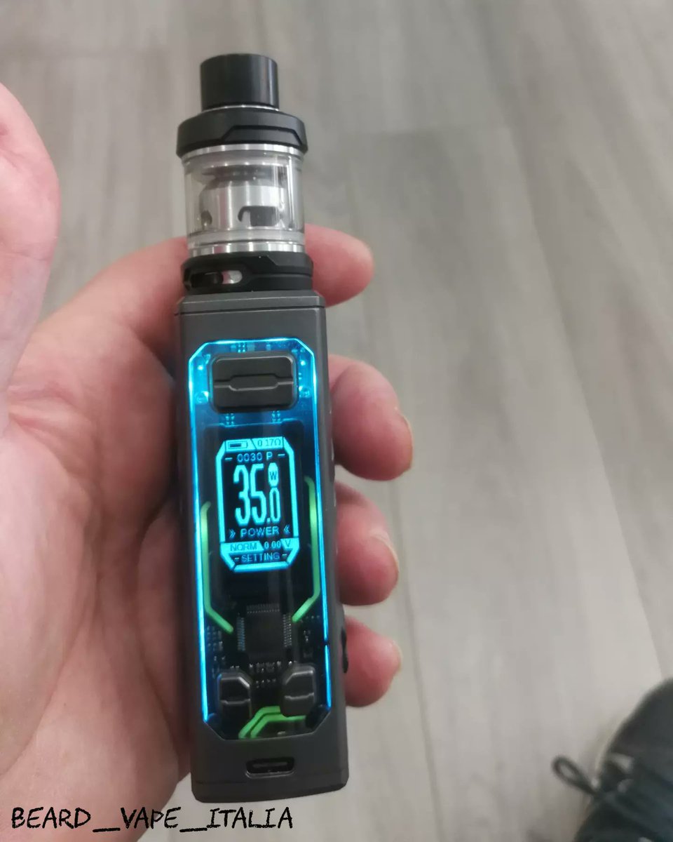 A big thank you to @freemaxvapefan for this wonderful gift, great expedition speed, much courtesy now I'm testing it soon I'll give my impressions on this fantastic model.. #bvapeitalia #freemaxvape #freemaxvapefan #thankyou #gift #getonboard #vapepromoter #artisticphotography