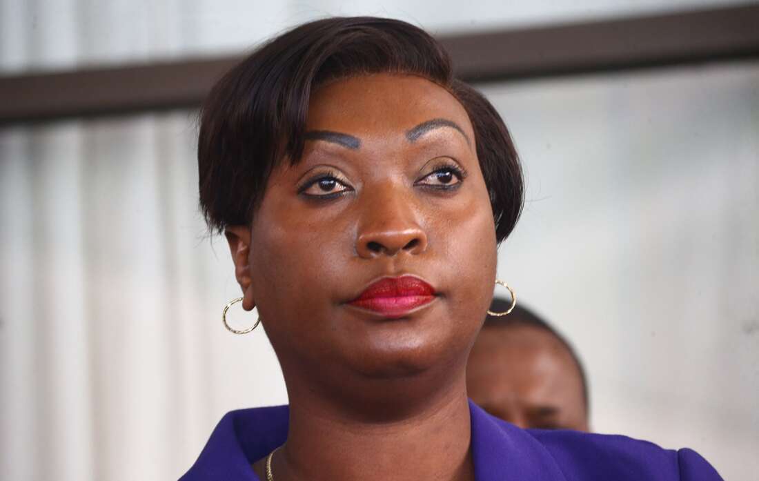 NationBreaking's tweet image. NAIROBI GOVERNOR Ann Kananu suspends operating licence of Alchemist Bar over racial discrimination claims, says 10 club officials arrested. bit.ly/3GyQbTC