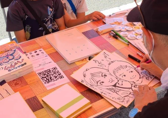 【黒江めった祭り】
                5月29日(日) 和歌山 海南市

生まれ故郷の黒江で開かれた【黒江めった祭り】にマエオカテツヤさんとともに似顔絵屋さんとして参加してきました。大勢のお客様。温かいスタッフ。同級生たち。皆さん、本当にありがとうございました!大感謝!!来年も…参加希望です!! 
