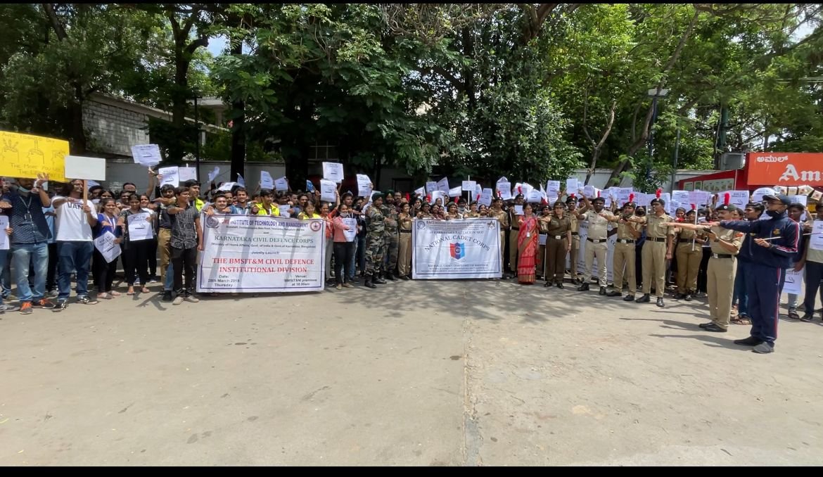 nccbmsit's tweet photo. @Dte_kargo @HQ_DG_NCC WORLD NO-TOBACCO DAY 2022

39 Karnataka Battalion NCC along with students of BMSIT&amp;M organized an awareness rally around Yelahanka, Bangalore educating the public on Drug Abuse and hazards of Tobacco consumption.

#SAVETHEYOUTH #NCCBMSIT #39KAR

@Dte_kargo
@HQ_DG_NCC https://t.co/06Tlo83I4p