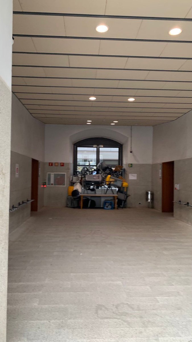 AEP_UPF's tweet photo. 🔥Avui, #31MVAGA , ens hem tancat amb les companyes d’ @assciutadella per exigir una docència en català!

✊🏾No defallim. Lluitem i lluitarem per la llengua que uneix al nostre poble, lluitem pel català! https://t.co/sUA64ACoL8