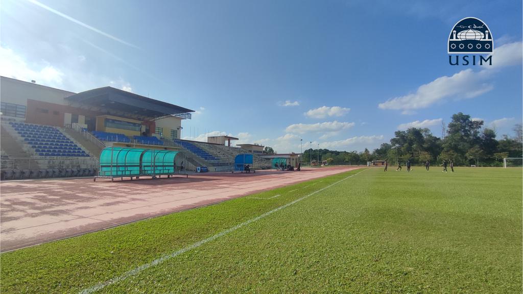 Jom petang ini ke padang Kompleks Sukan Tunku Najihah untuk menyaksikan perlawanan bola sepak antara Fakulti Ekonomi dan Muamalat bertemu Pusat Tamhidi sempena Kejohanan Liga Fakulti.

Min dah standby tepi padang ini. Nak sokong team mana?

#USIM