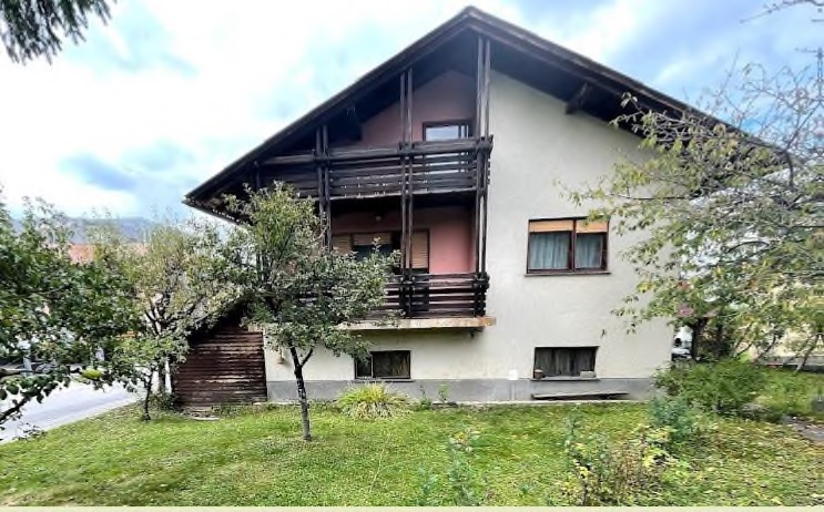 Drazbe_Finance's tweet photo. Stanovanjska hiša, Šmarje pri Jelšah. Izkl.cena=76.500 evrov. https://t.co/bIiCCIXh9m https://t.co/x6fLBygm24