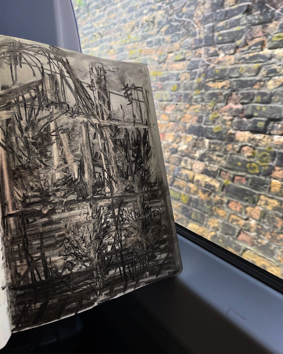 LizAtkin's tweet photo. #Journeydrawings to combat #anxiety and #skinpicking last week, Bangor to St Pancras @AvantiWestCoast
#publictransport #mentalhealth #dermatillomania #recoverystrategies #BFRB #kentartist #drawingonthetrain @Drawinglives @The_Big_Draw https://t.co/Md7LQw98OD