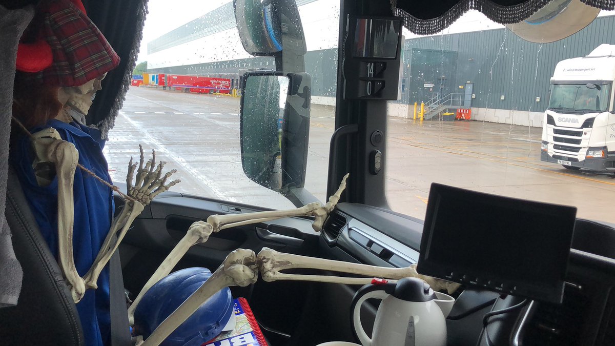 john_stobart's tweet photo. We’ve been here that long, co-pilot Eddie has starved to death!! #RDCDisaster #HGVTrucker #AdminErrors #truckdriving https://t.co/rESrLl7Q3w