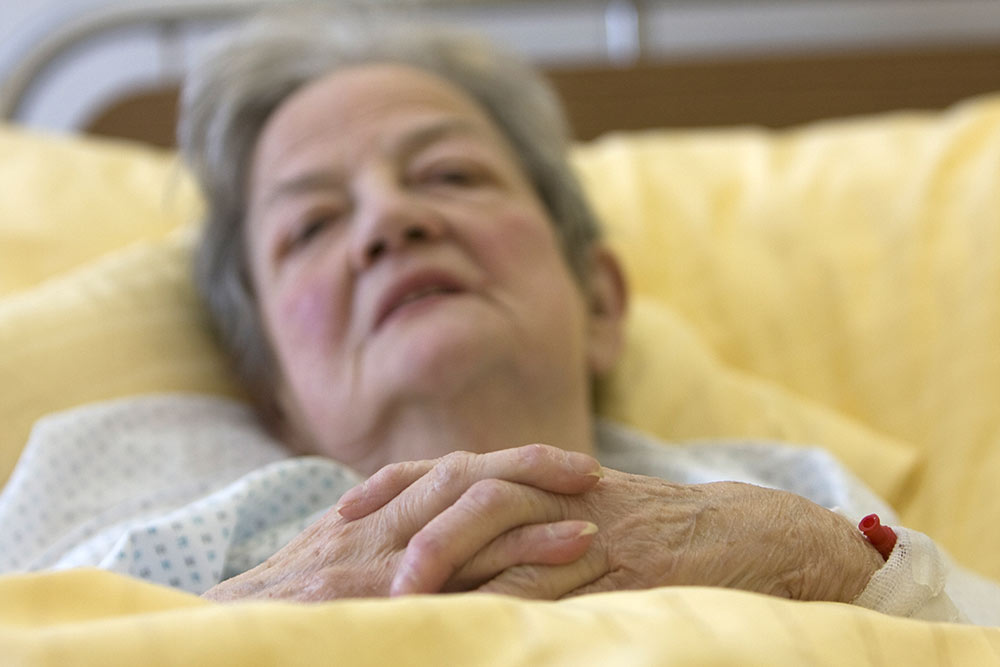 Voor herziening van de #richtlijn ‘Zorg in de Stervensfase’ is inzicht in de ervaren knelpunten in de praktijk nodig. U kunt als zorgverlener bijdragen door deze korte enquête in te vullen. Alvast dank! nl.surveymonkey.com/r/6C9XP9Q  #stervensfase #palliatievezorg @PZNLverbindt