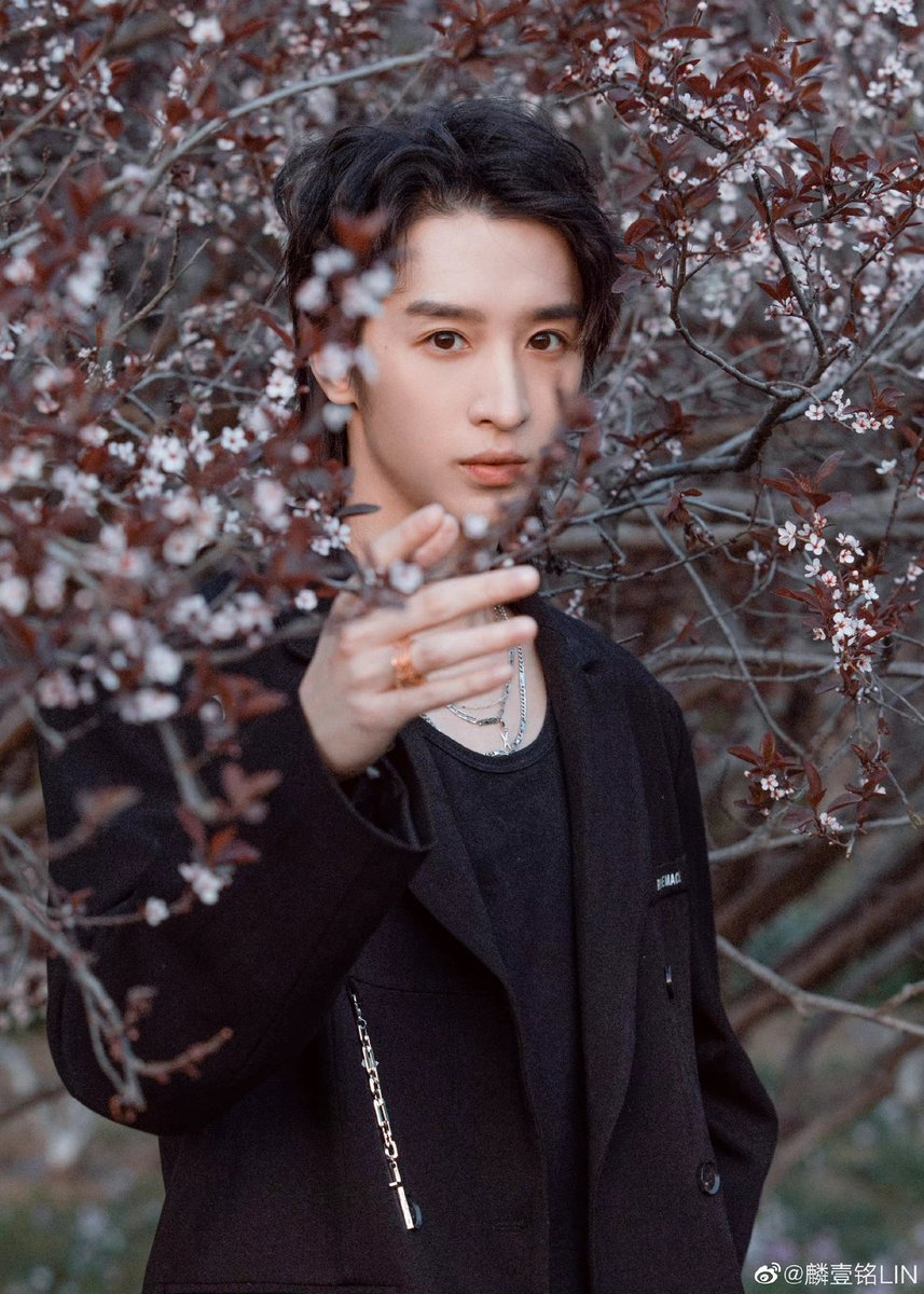 linyimingpics's tweet photo. 220511 • Lin Yiming Weibo Update (2/2)

#HIGH5 #麟壹铭 #LinYiming #LIN https://t.co/DULzOWVYjP