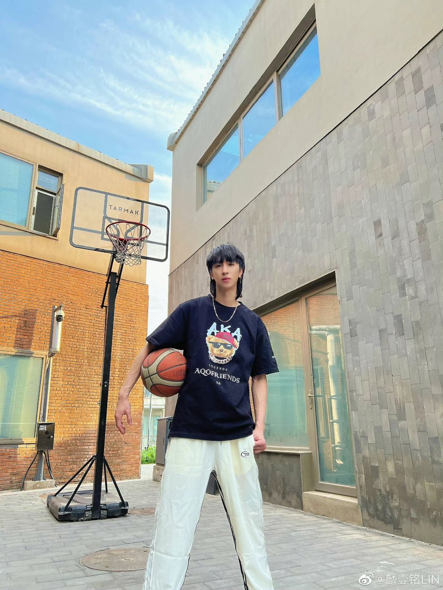 linyimingpics's tweet photo. 220520 • Lin Yiming Weibo Update (1/2)

#HIGH5 #麟壹铭 #LinYiming #LIN https://t.co/tUGpiI9Xcx