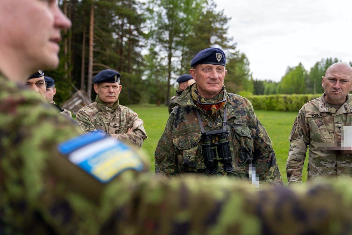 We shield the #Alliance🛡️

Effective defence of #NATO territory is possible only if you know the local conditions. 
Therefore, LTG von Sandrart, Commander of #MNCNE,  continues his terrain walk in #Estonia🇪🇪.

We are #StrongerTogether 
#WeAreNATO