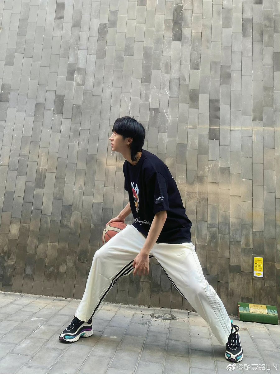 linyimingpics's tweet photo. 220520 • Lin Yiming Weibo Update (2/2)

#HIGH5 #麟壹铭 #LinYiming #LIN https://t.co/GmGMFrL9SG